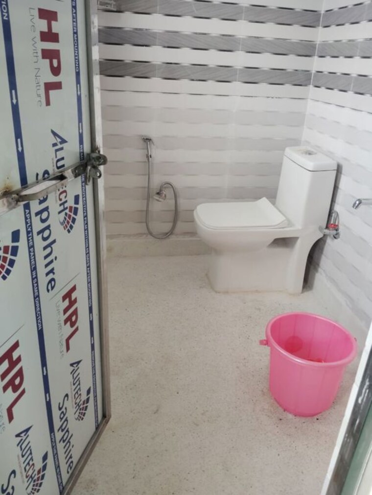 Bathroom, indira colony 2 1 RK 200 Sq.Ft. Builder Floor In Indira Colony 2 Gurgaon 10284373