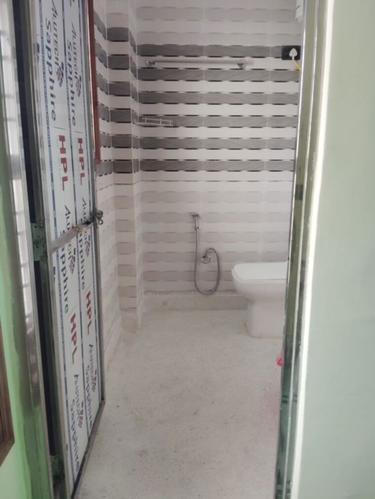 Bathroom, indira colony 2 1 RK 200 Sq.Ft. Builder Floor In Indira Colony 2 Gurgaon 10284373