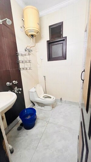 Attached Bathroom in 2 BHK Builder Floor at Lajpat Nagar 4 – for Rent