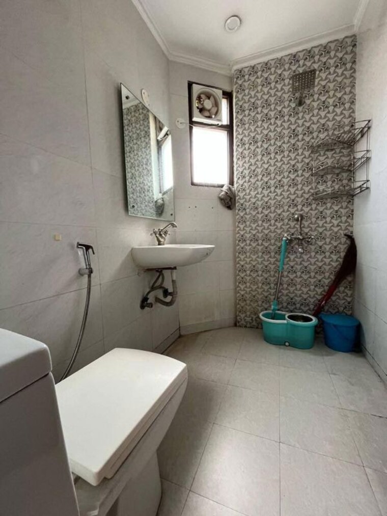 Bathroom, saket 1 Bedroom 500 Sq.Ft. Apartment In Saket Delhi 10284375