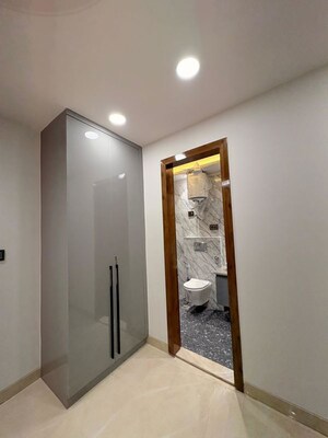 Room in 3 BHK Builder Floor at Lajpat Nagar 4 – for Rent