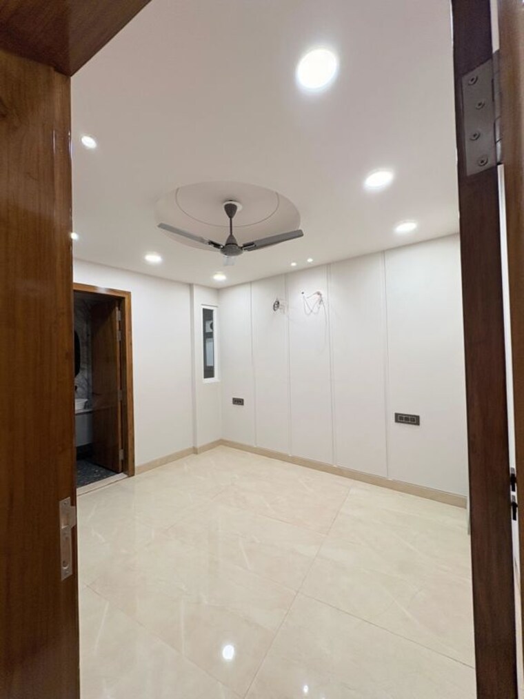 Room, lajpat nagar 4 3 Bedroom 1700 Sq.Ft. Builder Floor In Lajpat Nagar 4 Delhi 10284383