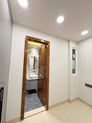 3 BHK Builder Floor For Rent in Lajpat Nagar 4