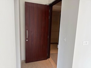Room in 3 BHK Apartment at Piramal Mahalaxmi, Mahalaxmi – for Rent