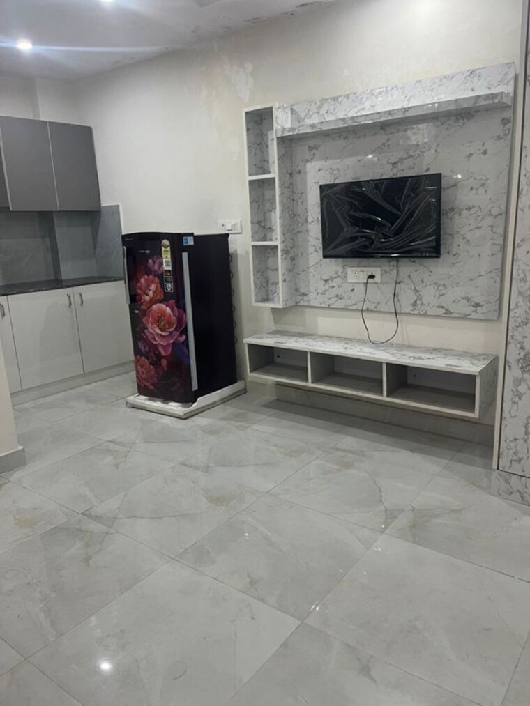  Parking, sector 40 1 RK 250 Sq.Ft. Builder Floor In Sector 40 Gurgaon 10284391