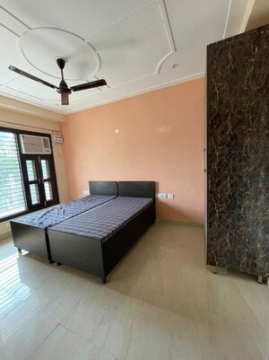 1 RK Builder Floor For Rent in Greenwood City, Sector 40