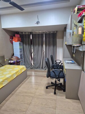 Team Area in 2 BHK Apartment at Prathamesh Vihar, Kandivali East – for Rent