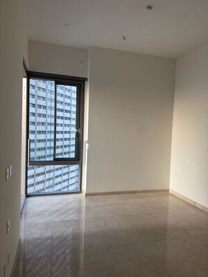 Room in 3 BHK Apartment at Piramal Mahalaxmi, Mahalaxmi – for Rent