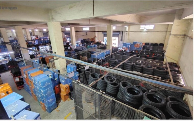 Gym, chakan-high-street Commercial Warehouse 80000 Sq.Yd. In Chakan Pune 10284424