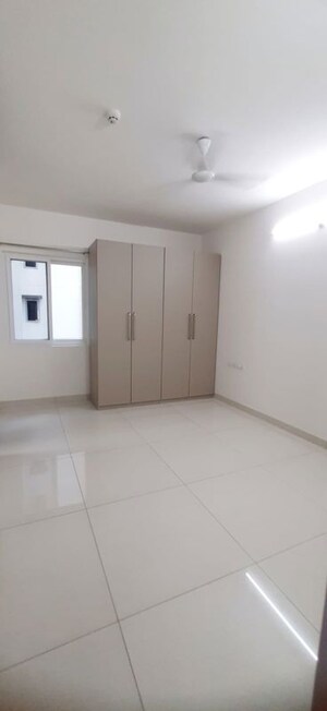 Room in 3 BHK Apartment at Aparna Sarovar Zicon, Nallagandla – for Rent