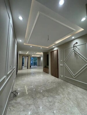 Room in 3 BHK Builder Floor at Palm Residency Chhatarpur, Chattarpur – for Sale