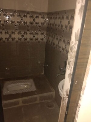 Bathroom in 1 BHK Builder Floor at Sukhliya – for Rent