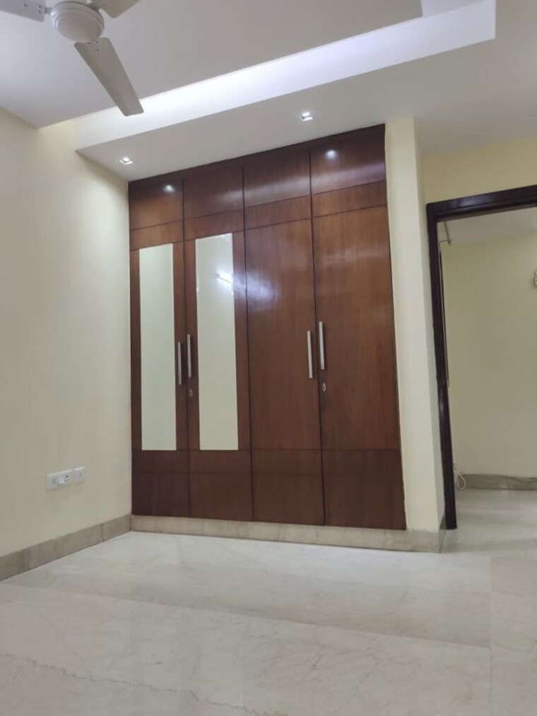 Room, greater kailash i 3 Bedroom 2000 Sq.Ft. Builder Floor In Greater Kailash I Delhi 10284524