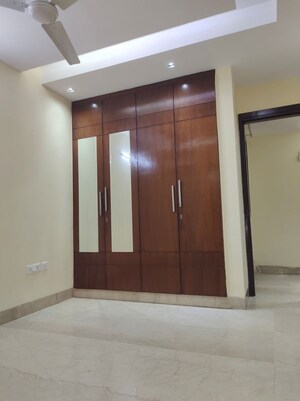 Room in 3 BHK Builder Floor at Greater Kailash I – for Rent