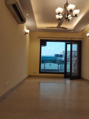 Room in 3 BHK Builder Floor at Greater Kailash I – for Rent