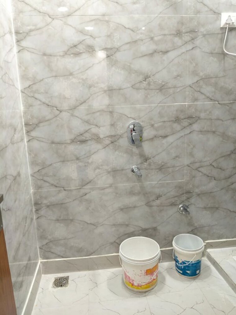 Bathroom, govindpuri 3 Bedroom 906 Sq.Ft. Builder Floor In Govindpuri Delhi 10284598