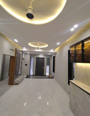 Building Lobby in 3 BHK Builder Floor at Govindpuri – for Sale