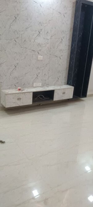 1 RK Builder Floor For Rent in Sector 8