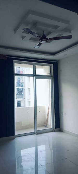 Building Lobby in 2 BHK Apartment at Eldeco Saubhagyam, Vrindavan Yojna – for Rent