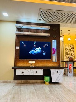 4 BHK + Servant Room Apartment For Rent in Chandra Panorama