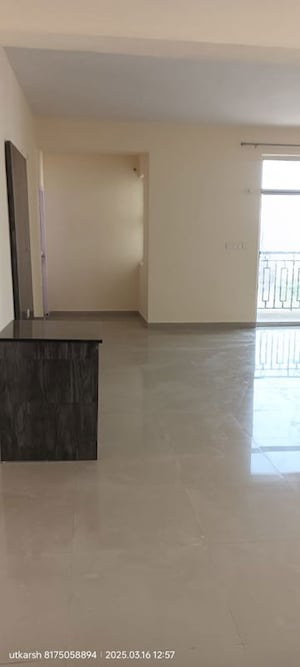 Room in 3.5 BHK Apartment at Rishita Celebrity Greens, Sushant Golf City – for Rent
