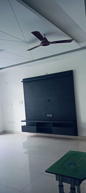 Room in 3 BHK Apartment at Urban Axis Urban Woods, Sushant Golf City – for Rent