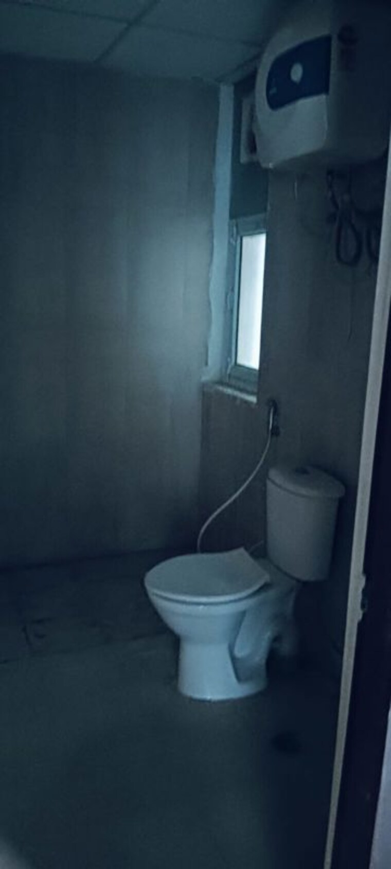 Bathroom, urban-axis-urban-woods 3 Bedroom 1560 Sq.Ft. Apartment In Sushant Golf City Lucknow 10284633