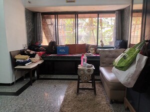 1 BHK Apartment For Rent in Dheeraj Pooja, Malad West