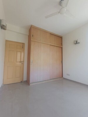 Room in 4 BHK Apartment at Emaar Emerald Floors, Sector 65 – for Rent