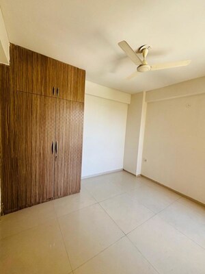 Room in 3 BHK Apartment at Tulip Violet, Sector 69 – for Rent