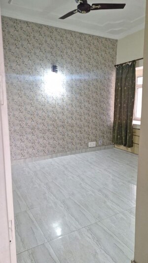 Room in 3 BHK Apartment at Ip Extension – for Rent
