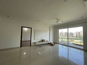 Room in 3 BHK Apartment at Sobha City Gurgaon, Sector 108 – for Rent