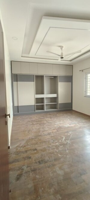 Room in 3 BHK Apartment at Century Breeze, Jakkuru – for Rent