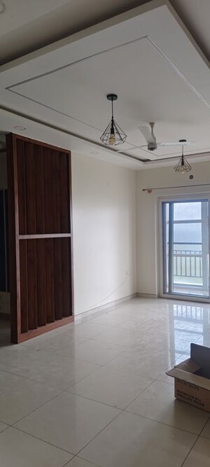 Room in 3 BHK Apartment at Century Breeze, Jakkuru – for Rent