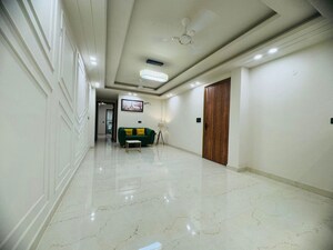 Room in 3 BHK Builder Floor at Chattarpur – for Rent