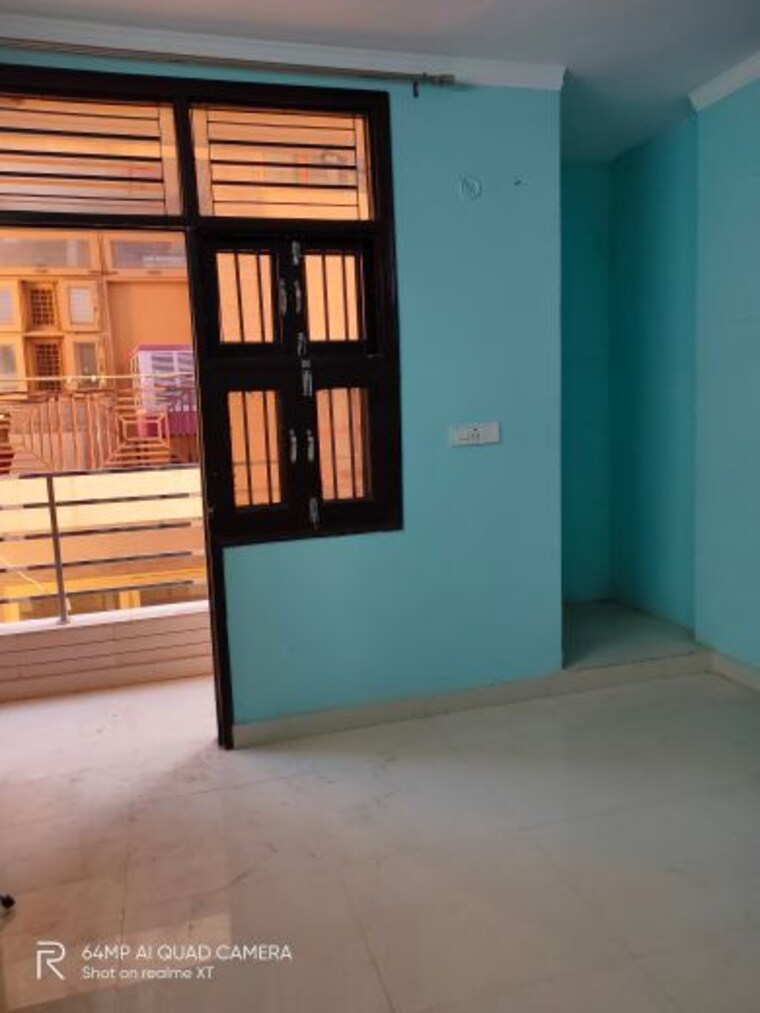 Room, dwarka mor 3 Bedroom 900 Sq.Ft. Builder Floor In Dwarka Mor Delhi 10284348