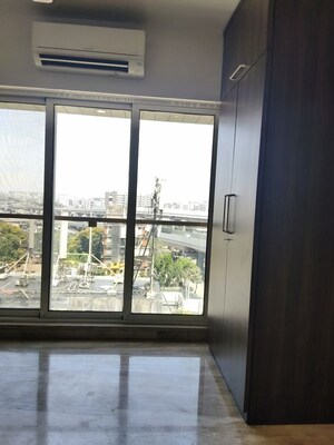 Room in 3 BHK Apartment at Navratna CHS Santacruz East, Santacruz East – for Rent