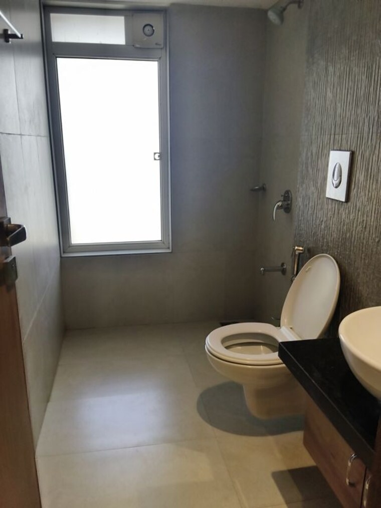 Bathroom, navratna-chs-santacruz-east 3 Bedroom 1500 Sq.Ft. Apartment In Santacruz East Mumbai 10284742
