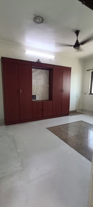 Room in 1 BHK Apartment at Sagar Avenue, Santacruz East – for Sale