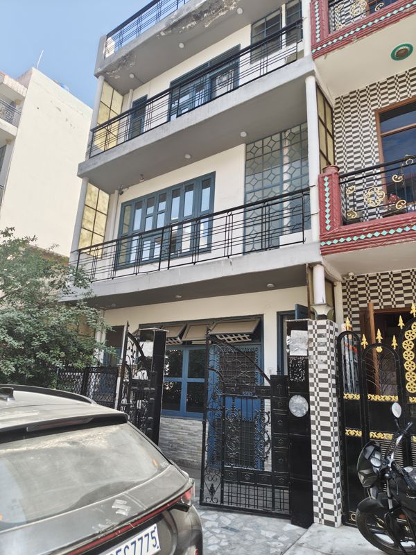 6+ BHK Independent House For Sale in Gamma II Greater Noida