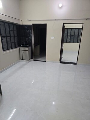 Room in 3 BHK Apartment at Parth Palace, Patrakar Colony – for Rent