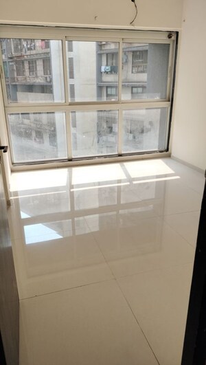 Room in 2 BHK Apartment at Godrej Central Phase III, Chembur – for Rent