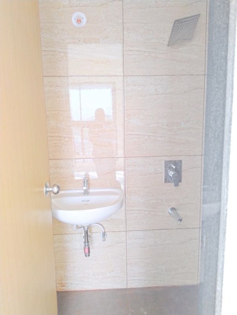 Bathroom, chandak-34-park-estate 5 Bedroom 1450 Sq.Ft. Apartment In Goregaon West Mumbai 10284819