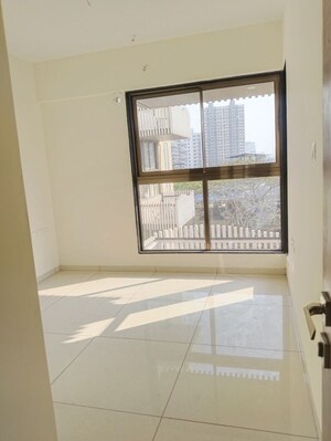 Room in 5 BHK Apartment at Chandak 34 Park Estate, Goregaon West – for Sale