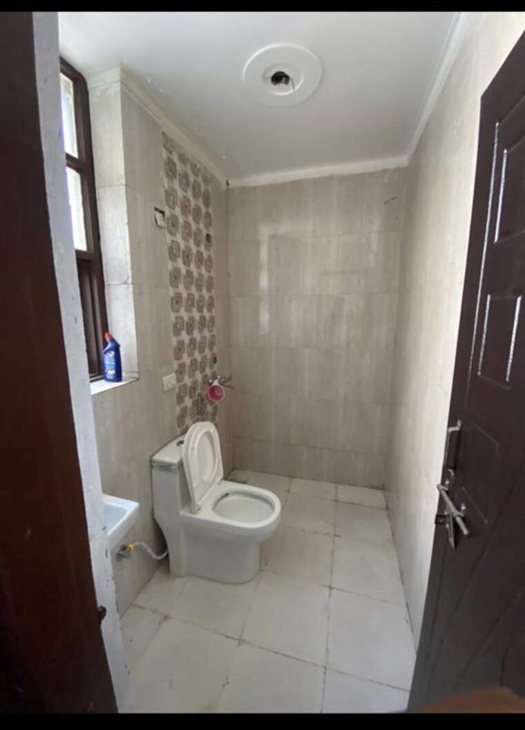 Bathroom, sector 1 Pg For Boys & Girls In Sector 1 10284790