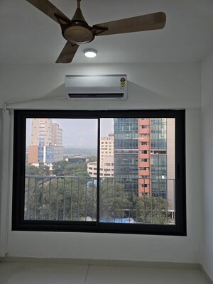 Room in 2 BHK Apartment at Arkade Aspire, Goregaon East – for Rent