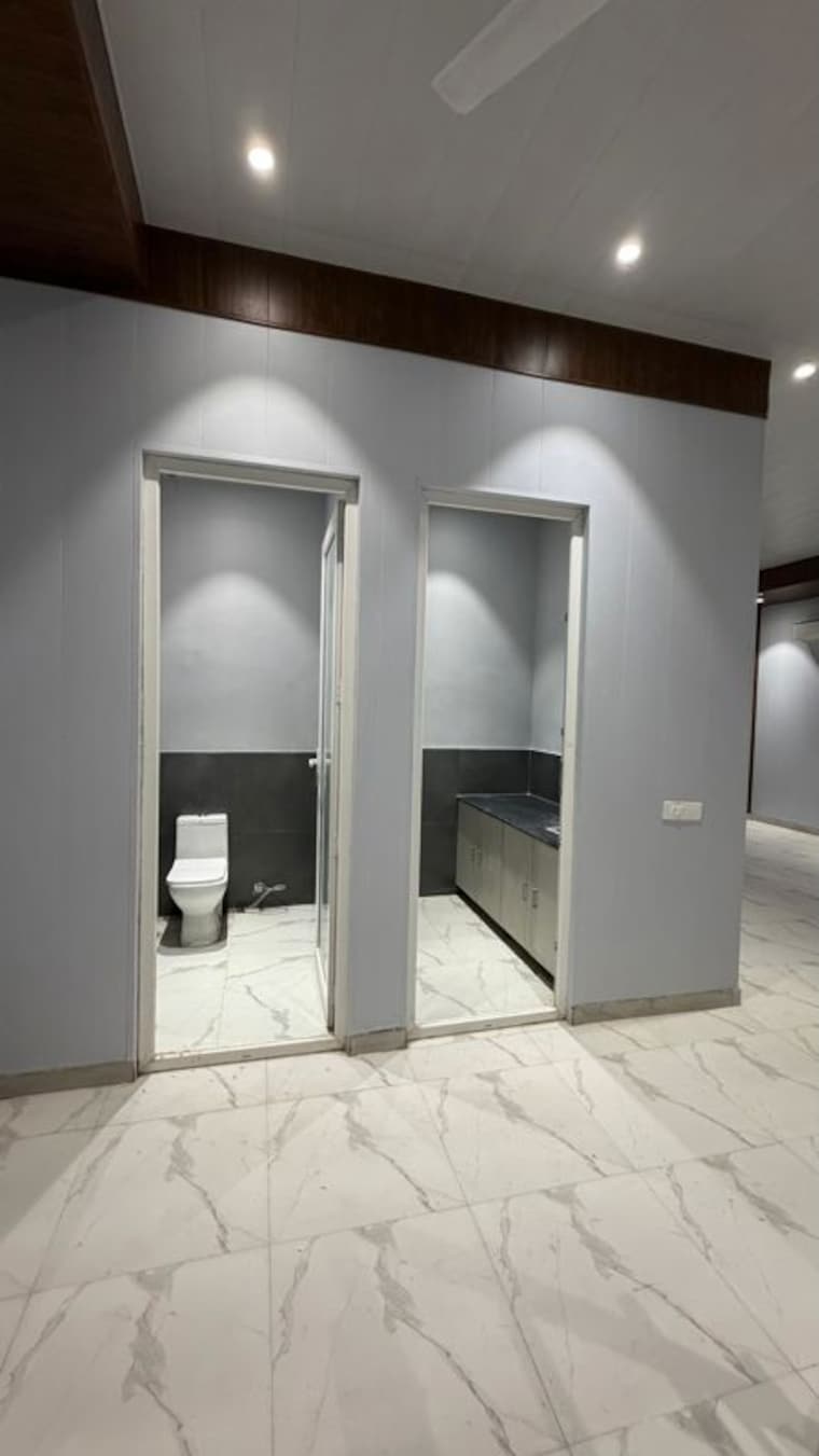 undefined, okhla Commercial Office Space 2000 Sq.Ft. In Okhla Delhi 10284866