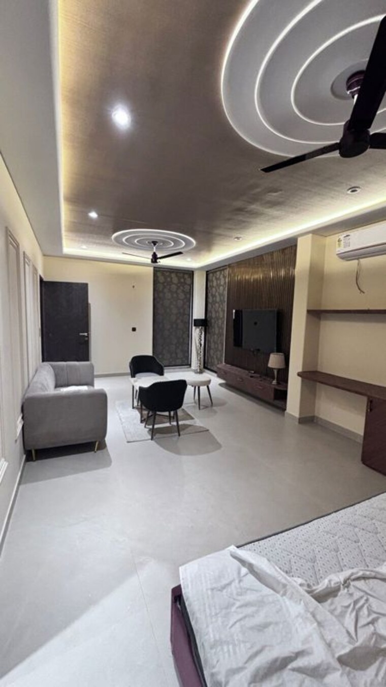 Team Area, emaar-marbella 5 Bedroom 500 Sq.Yd. Villa In Sector 66 Gurgaon 10284858