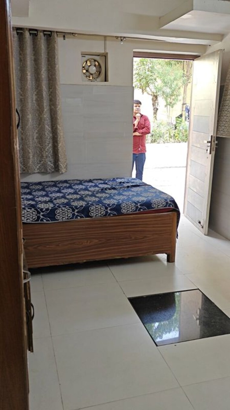 Bedroom, arun vihar 1 RK 1800 Sq.Ft. Villa In Arun Vihar Noida 10284869