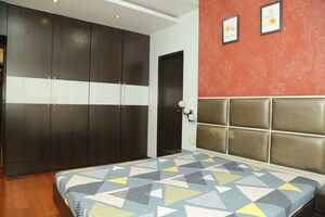 Bedroom in 4 BHK Apartment at Excellency Apartment, Andheri West – for Rent